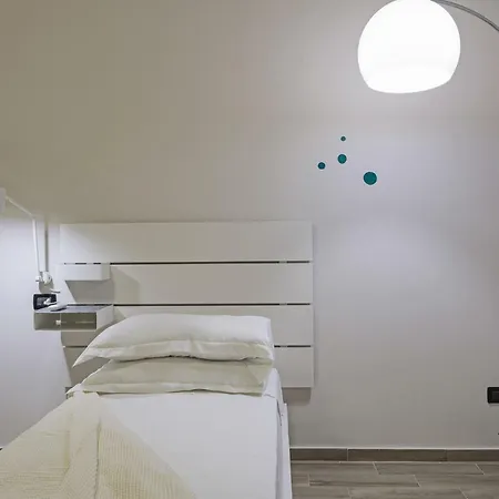 Apartment Xxv Aprile By Wonderful Italy Genoa